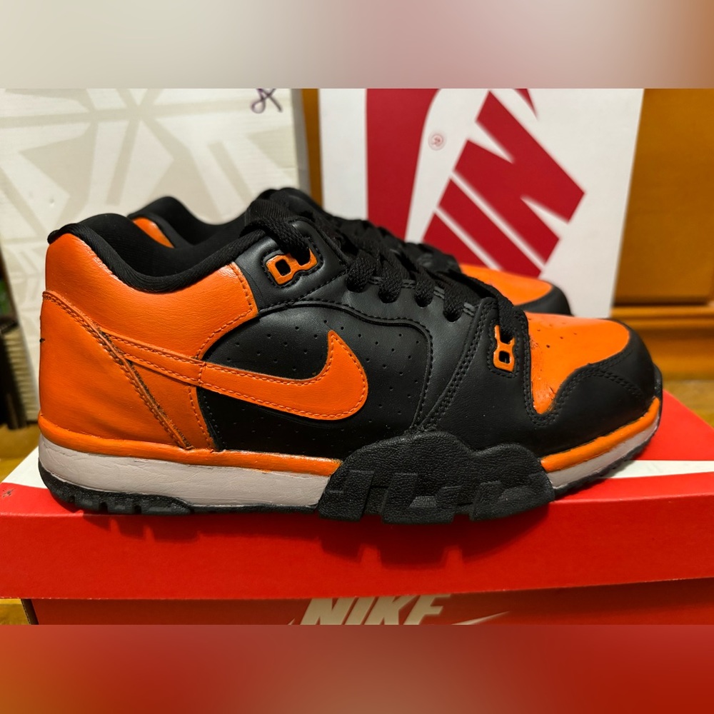 Air cross trainer low